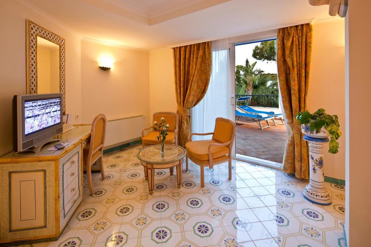 Grand Hotel Il Moresco Иския Стая снимка